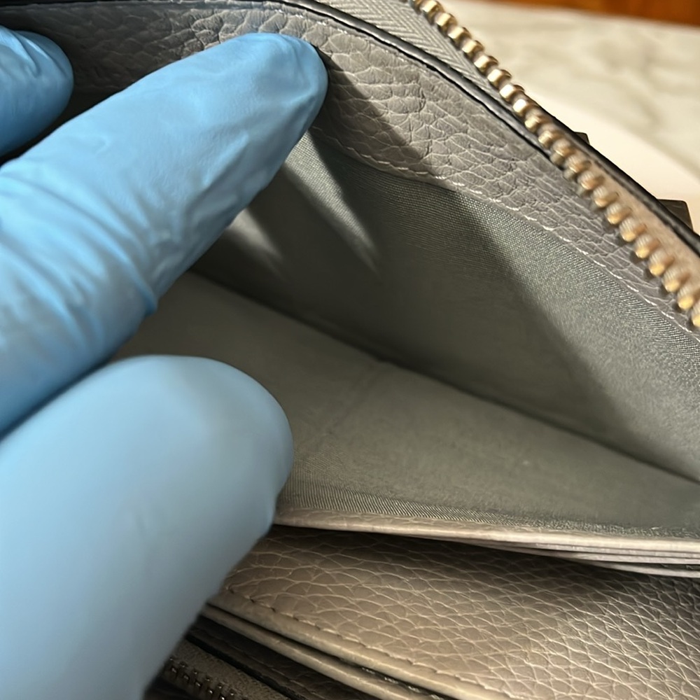 VALENTINO GARAVANI ZIP LONG WALLET WITH SILVER STUDS. - Picture 16 of 17